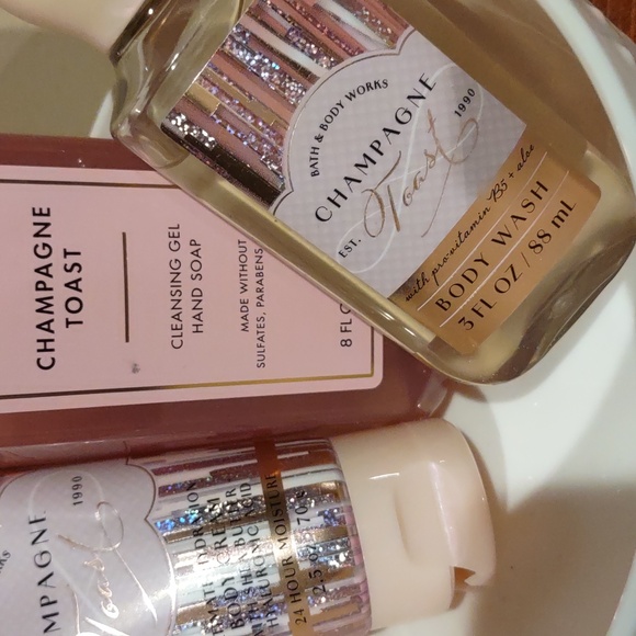 Champagne Toast Bath and Body Set, Bath & Body Works - Picture 3 of 7